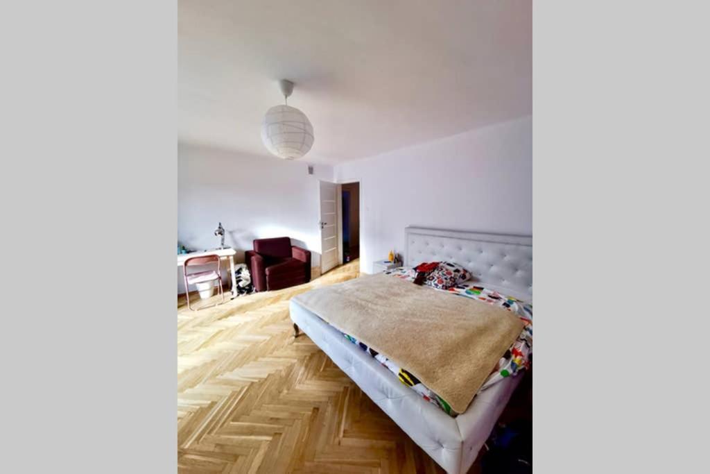 Sunshine Parkside Hideaway - 3 Bedroom - By Upstairs Krakow Exterior photo